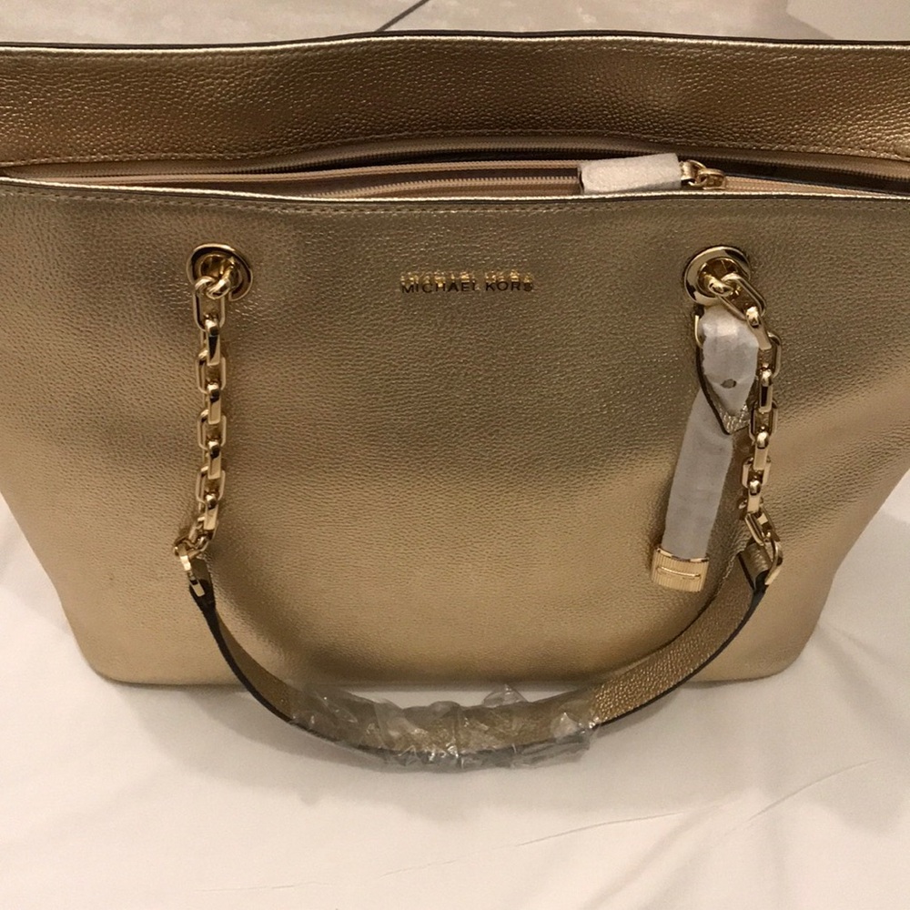 Michael Kors Mercer Chain Tote Bag w/ Laptop Compartment in Metallic Pale Gold - Picture 6 of 16